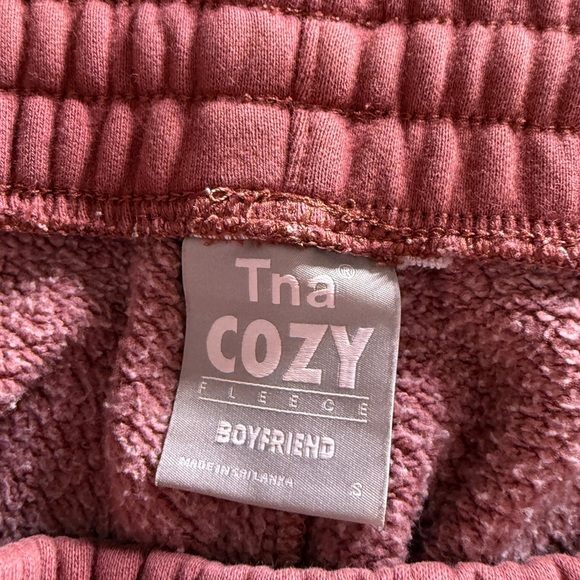 TNA Cozy Boyfriend Aritzia Sweatpants - Cherry Pink - Picture 4 of 6